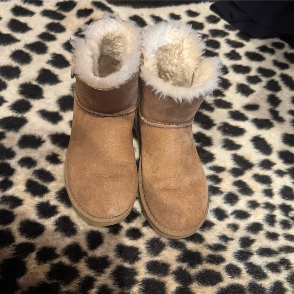 Ugg Mini Bailey Button 2 - image 2